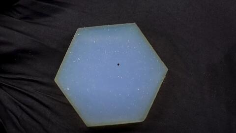 气凝胶视频,气凝胶的神奇特性和应用前景